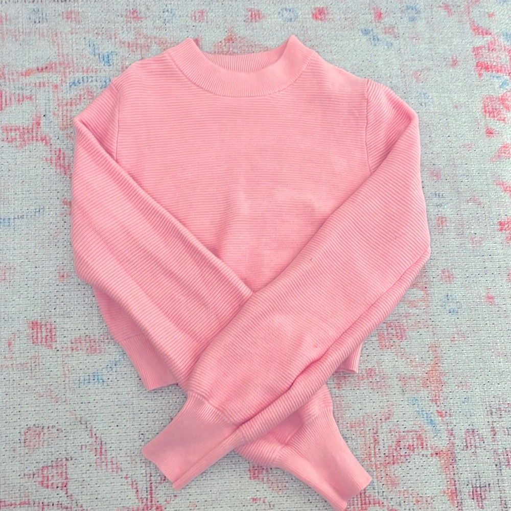 cute cropped pink sweater size s